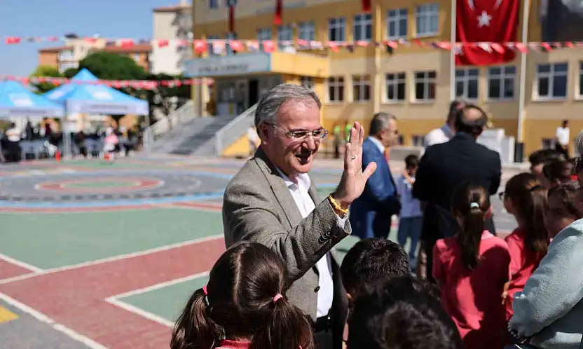 Başkan Özdoğan, öğrencilerin yeni dönem heyecanına ortak oldu