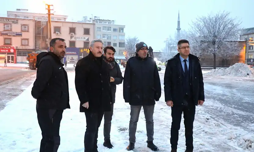 Başkan Palancıoğlu ekiplerle sahada