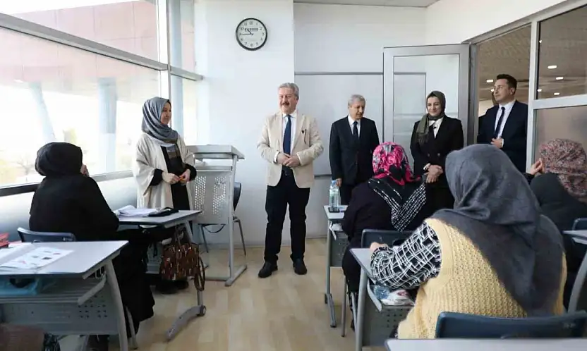 Başkan Palancıoğlu, sosyal tesislerde kursiyerlerle buluştu