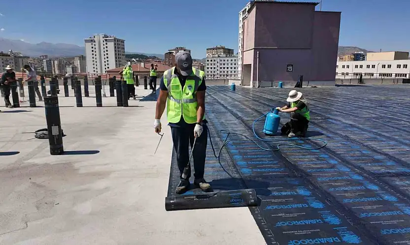 Bedesten katlı otopark çatısı yenileniyor