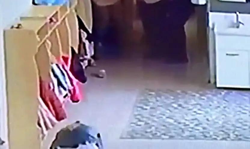 Boğazına yemek kaçan öğretmenin yardımına meslektaşı koştu