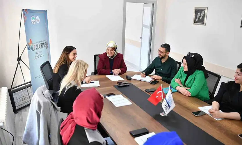 Büyükşehir Aile Akademisi, 2025'te 5 binin üzerinde aile ve çift adayına danışmanlık yaptı