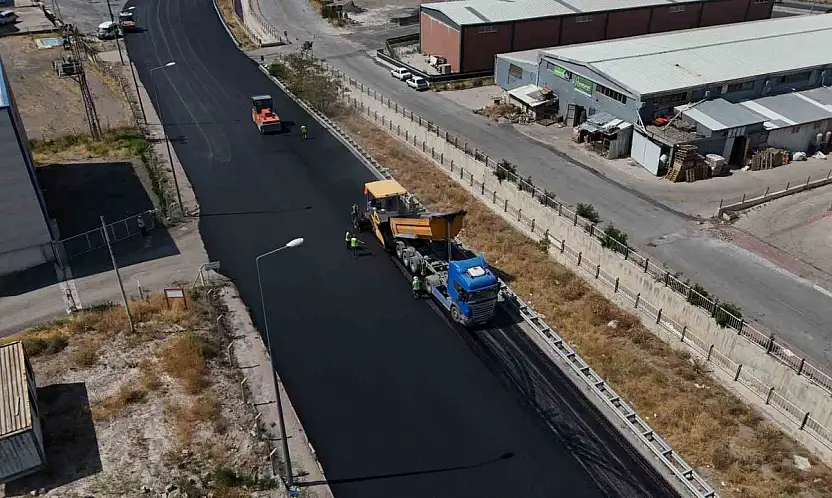 Büyükşehir'den Sazyolu Caddesi'nde 35 milyon TL'lik asfalt çalışması