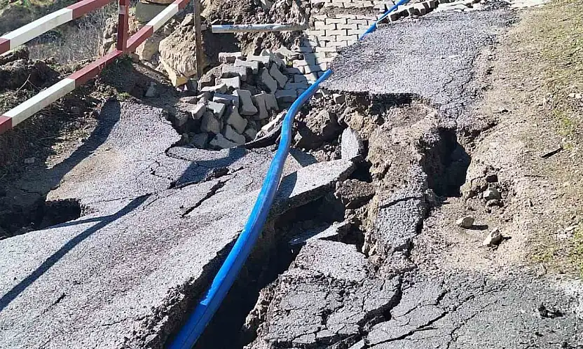Büyükşehir, heyelan yaşanan Yeşilhisar Akköy Mahallesi'nde geoduvar yapımına başladı