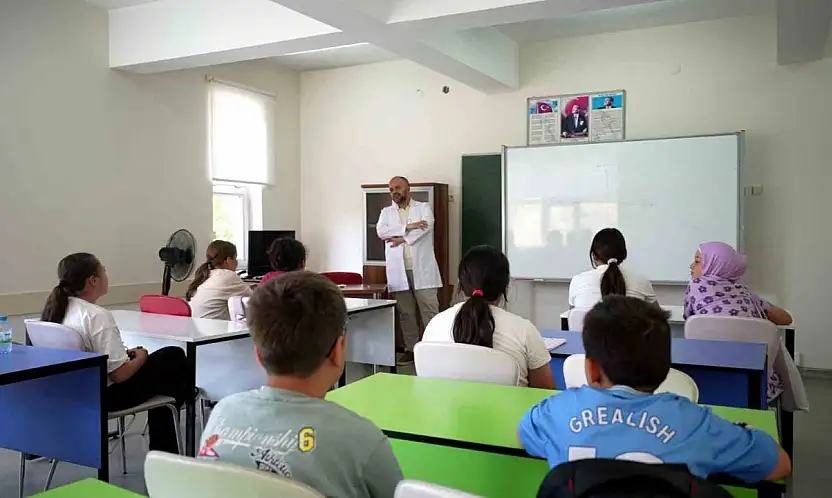Büyükşehir'in KAYMEK Yaz Okulu'nda çocuklar eğlenerek öğreniyor