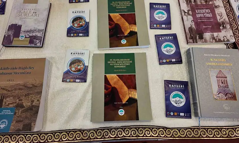 Büyükşehir'in Kültür Standı 8. Kayseri Kitap Fuarı'na renk katıyor