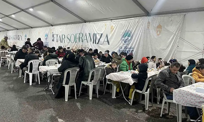 Büyükşehirin iftar sofraları gönüllere dokunuyor