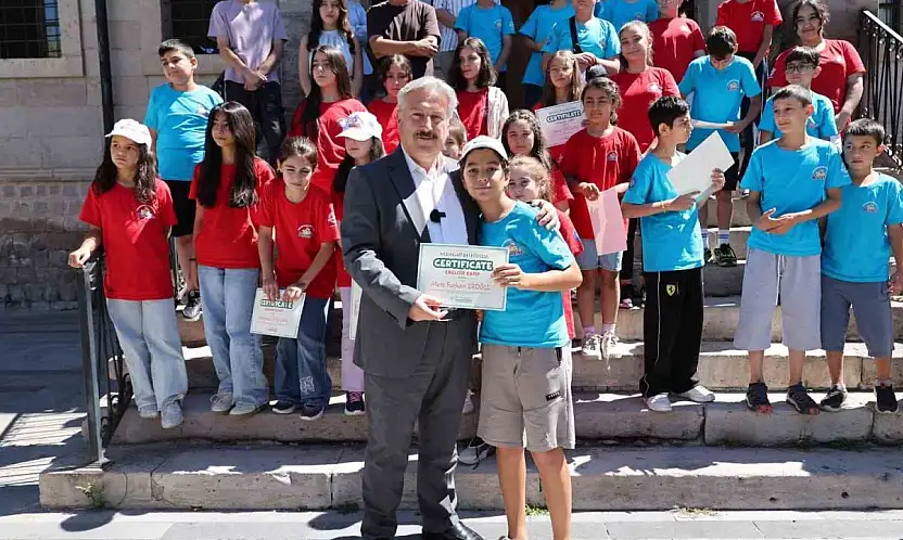 Çocuklar Melikgazi'nin İngilizce kampında hem öğrendi hem eğlendi