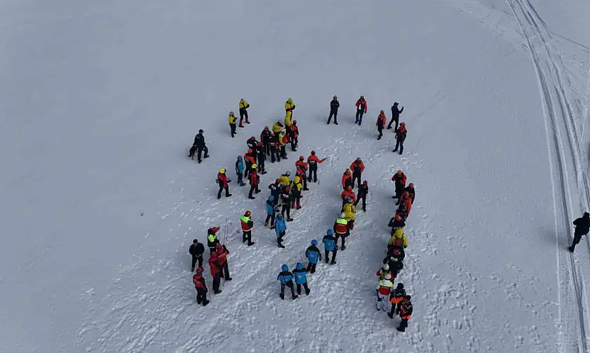Erciyes'te gerçeği aratmayan çığ tatbikatı