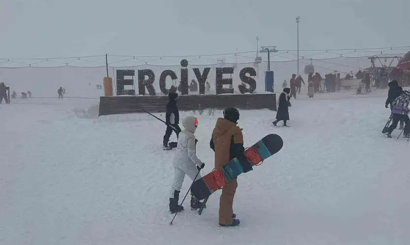 Erciyes'te kar kalınlığı 130 santime ulaştı