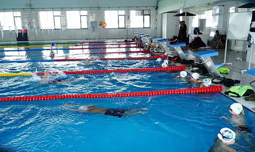 Erciyes Yüksek İrtifa Kamp Merkezi, profesyonel yüzme kulüplerinin yeni sezon hazırlık adresi oldu