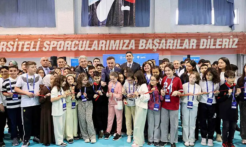 ERÜ'de 20. TÜBİTAK Ortaokul Öğrencileri Araştırma Projeleri Kayseri Bölge Yarışması Sergisi açıldı