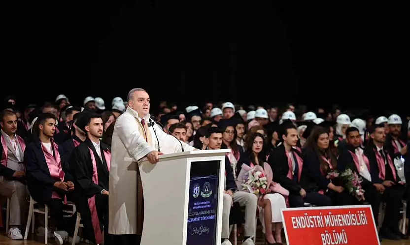 ERÜ'de 702 mühendis mezun oldu