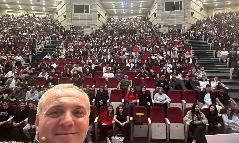 ERÜ'de yeni öğrencilere tanışma programı düzenlendi