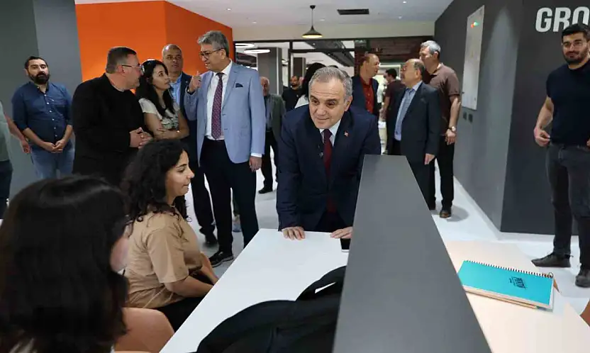 ERÜ'nün yenilenen Kadir Has Merkez Kütüphanesi hizmete açıldı