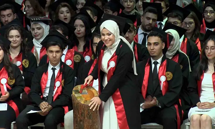 ERÜ Tıp Fakültesi 52. dönem mezunlarını verdi