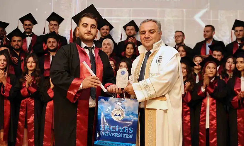 ERÜ Veteriner Fakültesi yeni mezunlarını verdi