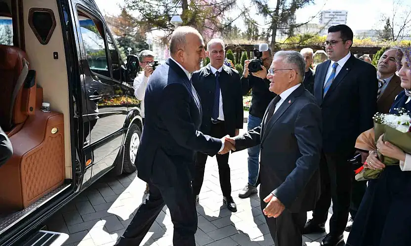 Eski bakan Çavuşoğlu: 'Kayseri, dünyaya örnek bir şehir'