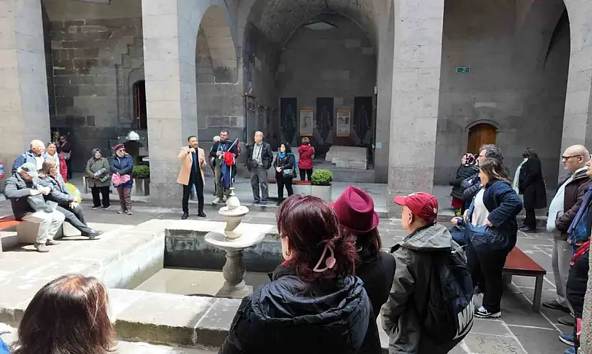 Gevher Nesibe Tıp Tarihi Müzesi'ne hayran kaldılar