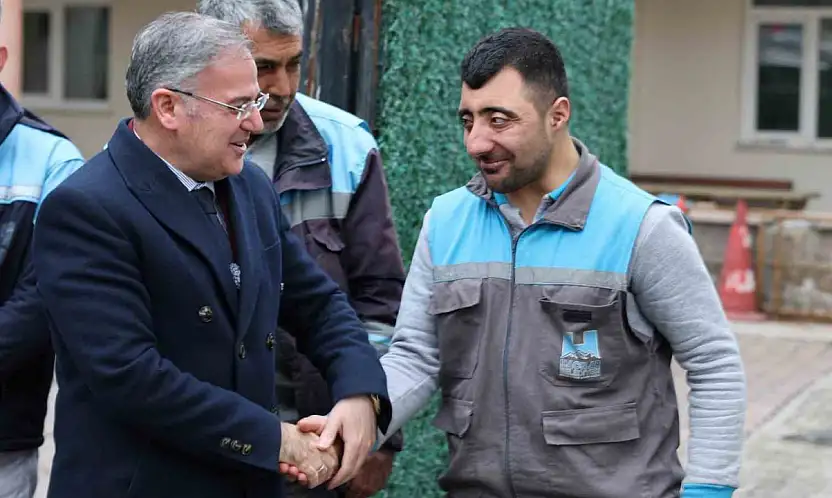 Hacılar Belediyesi personeli mesai başlangıcında bayramlaştı