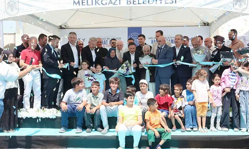 Hayrat Cami ibadete açıldı