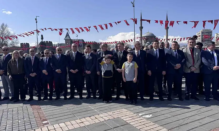 İl Milli Eğitim Müdürü Esen: 'Dün olduğu gibi bugün de güvenli limanlarımız okullarımızdır'