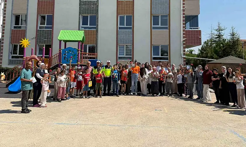 Jandarmadan öğrencilere trafik eğitimi