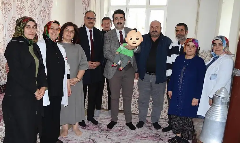 Kaymakam Eser vatandaşların misafiri oldu