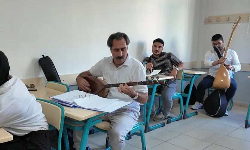 KAYMEK Şiir Atölyesi Kursu'nda gelenekten geleceğe sazlı sözlü yolculuk