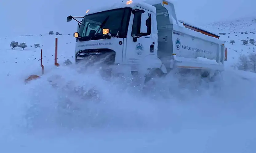 Kayseri Büyükşehir 10 ilçede 155 kırsal mahalle yolunu ulaşıma açtı