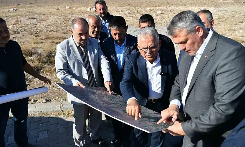 Kayseri Büyükşehir'den kırsala 108.9 milyon TL'lik kilitli parke yatırımı