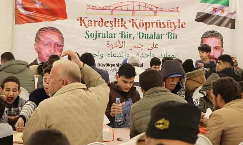 Kayseri büyükşehir, Suriye'de iftar sofrası kurdu