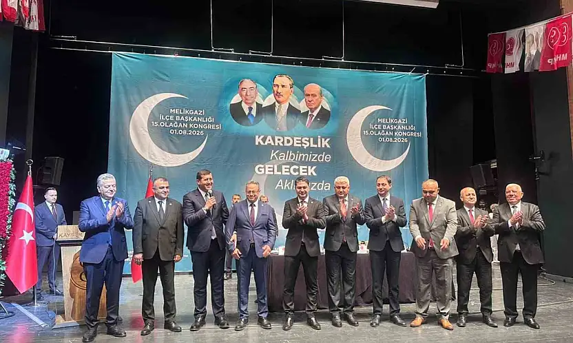 Kayseri'de 3 belediye meclis üyesi MHP'ye katıldı
