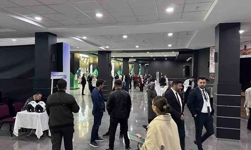 Kayseri'de bin 500 işsiz işverenle buluştu