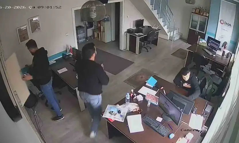 Kayseri'de deprem anı kamerada