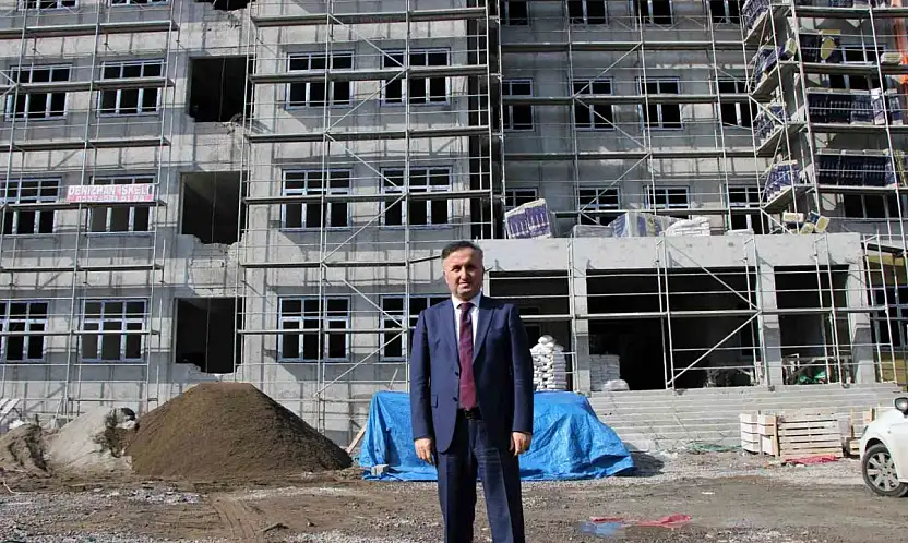 Kayseri'de ikili eğitimi sona erdirecek okulların inşaatları devam ediyor