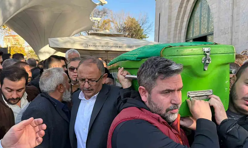 Kayseri'nin tanınan siması Şeref Yaroğlu toprağa verildi