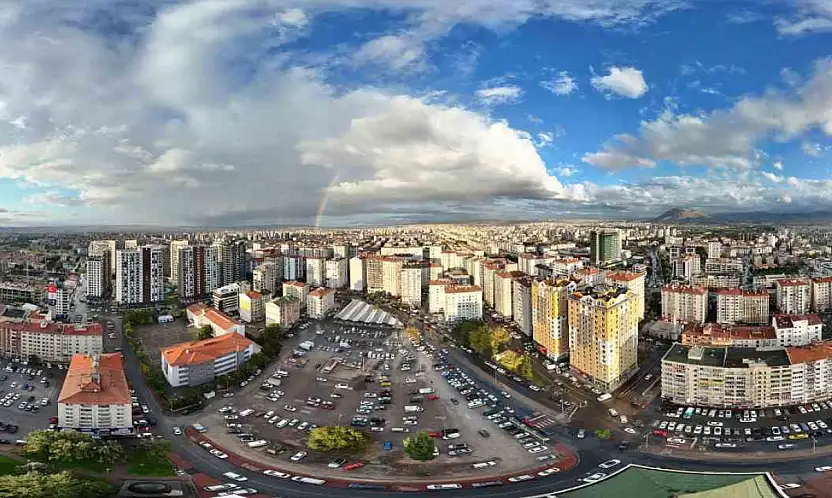 Kayseri semalarında gökkuşağı güzelliği