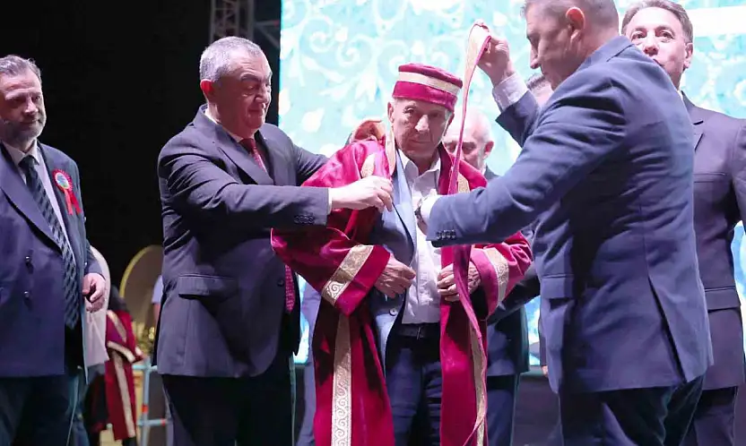 KAYSO'nun Yılın Ahisi Mustafa Suat Köylüoğlu haftan giydi