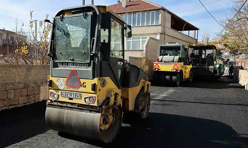 Kepez'de konforlu ulaşım için yoğun asfalt mesaisi