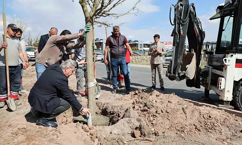 Melikgazi, ağaçlandırma çalışmaları ile geleceğe daha yeşil bir miras bırakıyor