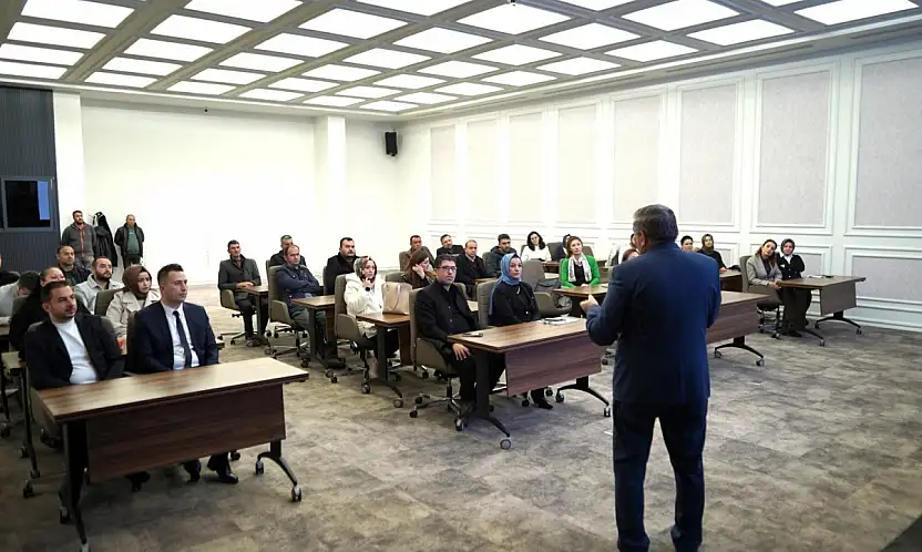 Melikgazi Belediyesi'nden 'Kuralları ve Adab-ı Muaşeret' eğitimi