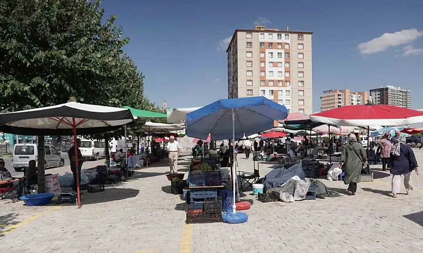 Melikgazi Belediyesi üretici pazarlarında organik ürünler vatandaşla buluşuyor