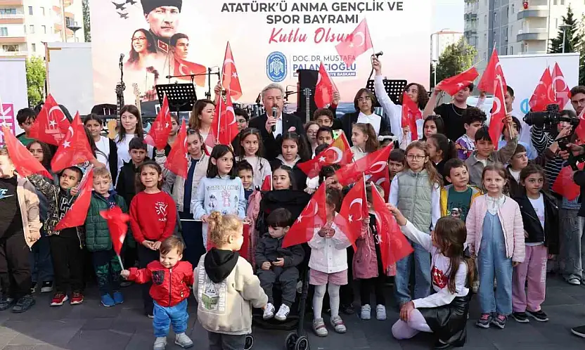 Melikgazi'de 19 Mayıs'ın heyecan ve coşkusu, Gençlik Orkestrası'nın konseriyle taçlandı