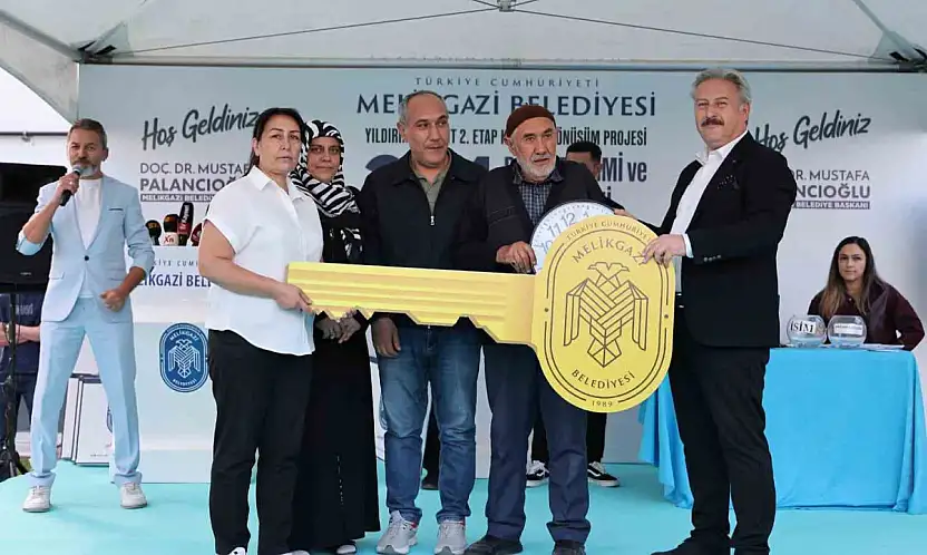 Melikgazi'de 24 aile yeni evlerine kavuştu