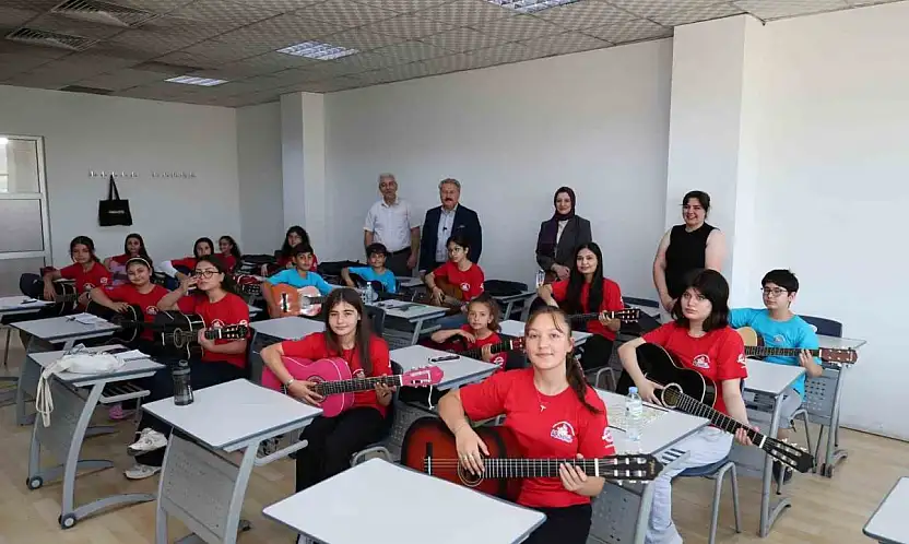 Melikgazi'de 7 bini aşkın kursiyerle yaz dolu dolu geçiyor