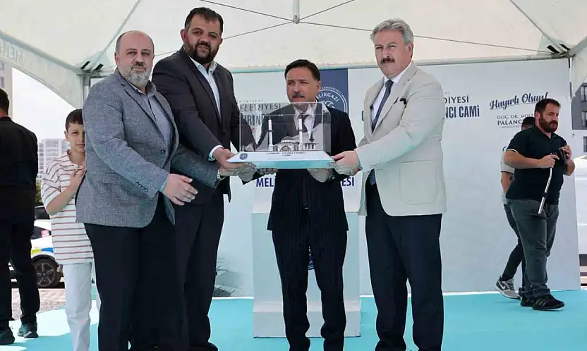 Melikgazi'de Osman-Fatma Fırıncı Cami ibadete açıldı