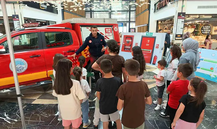 Minik itfaiyeciler, hem öğrendi hem eğlendi