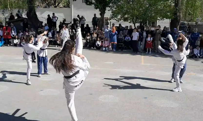 Okul okul gezip sporu sevdiriyorlar