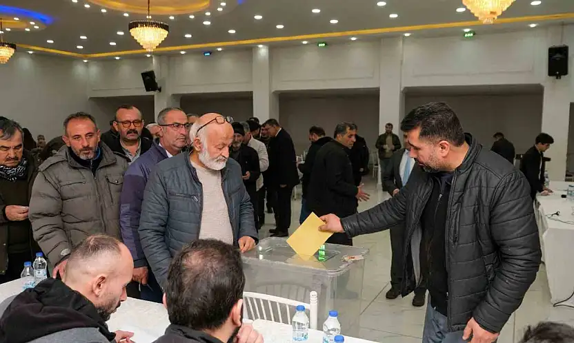 Pınarbaşı Esnaf Odası'nda üyeler Bedir'i seçti